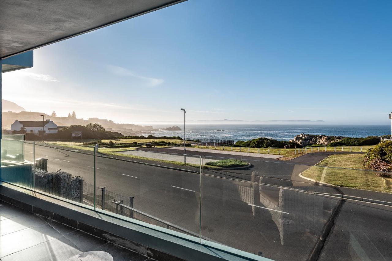 17 Marine, 2 Bedroom Sea-Facing Apt101 Hermanus Exterior photo